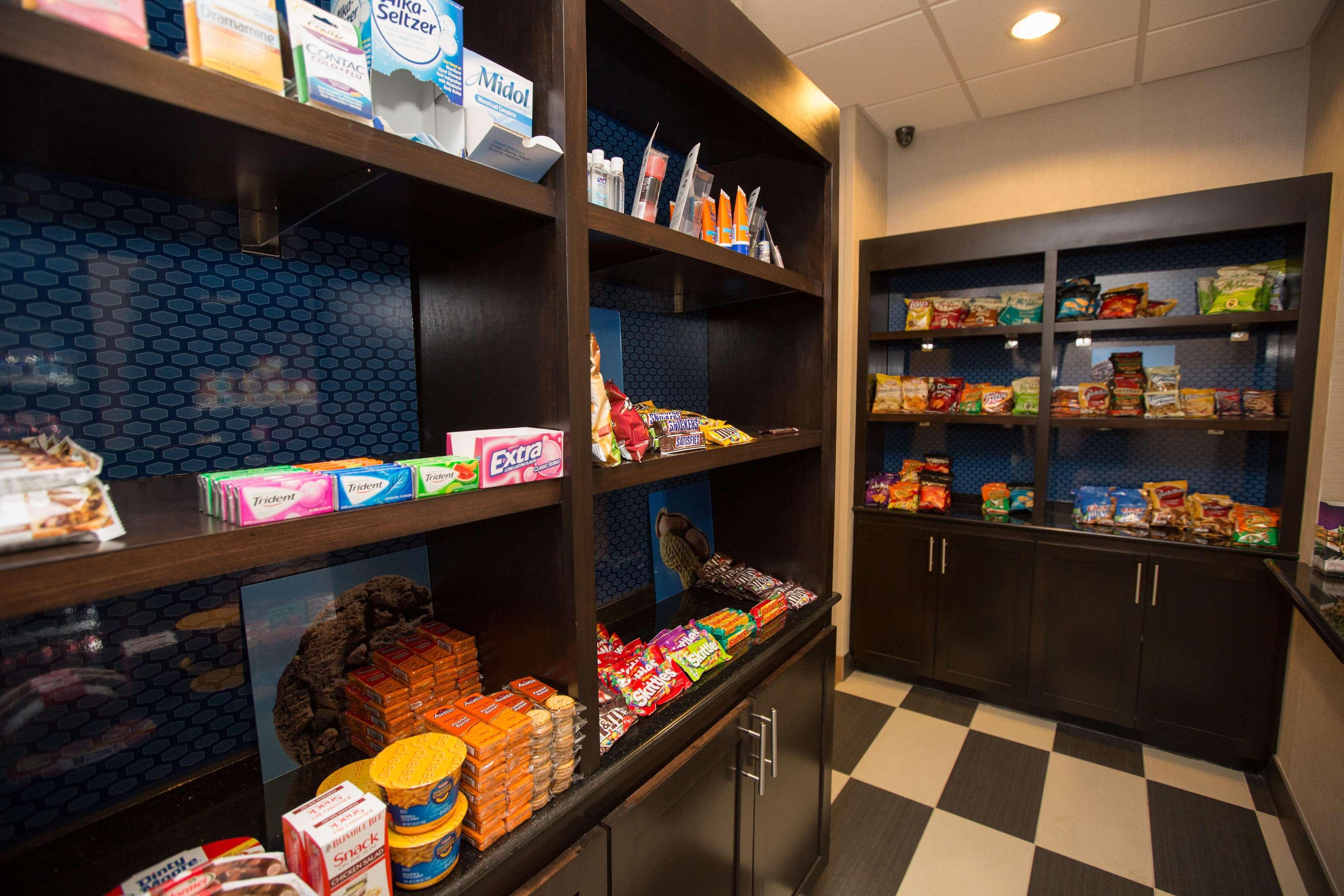 Hampton Inn & Suites Oklahoma City Airport Ngoại thất bức ảnh