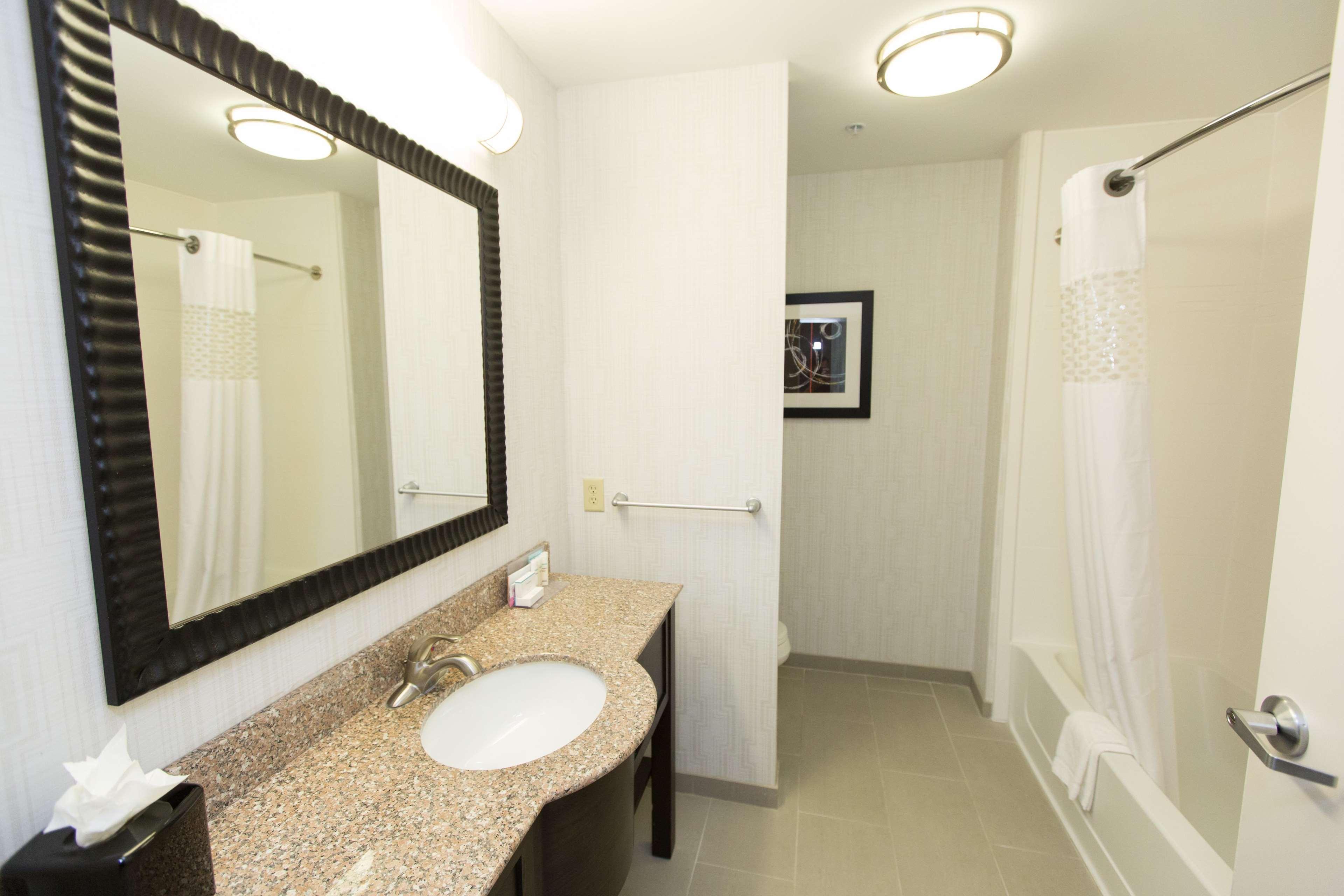 Hampton Inn & Suites Oklahoma City Airport Ngoại thất bức ảnh