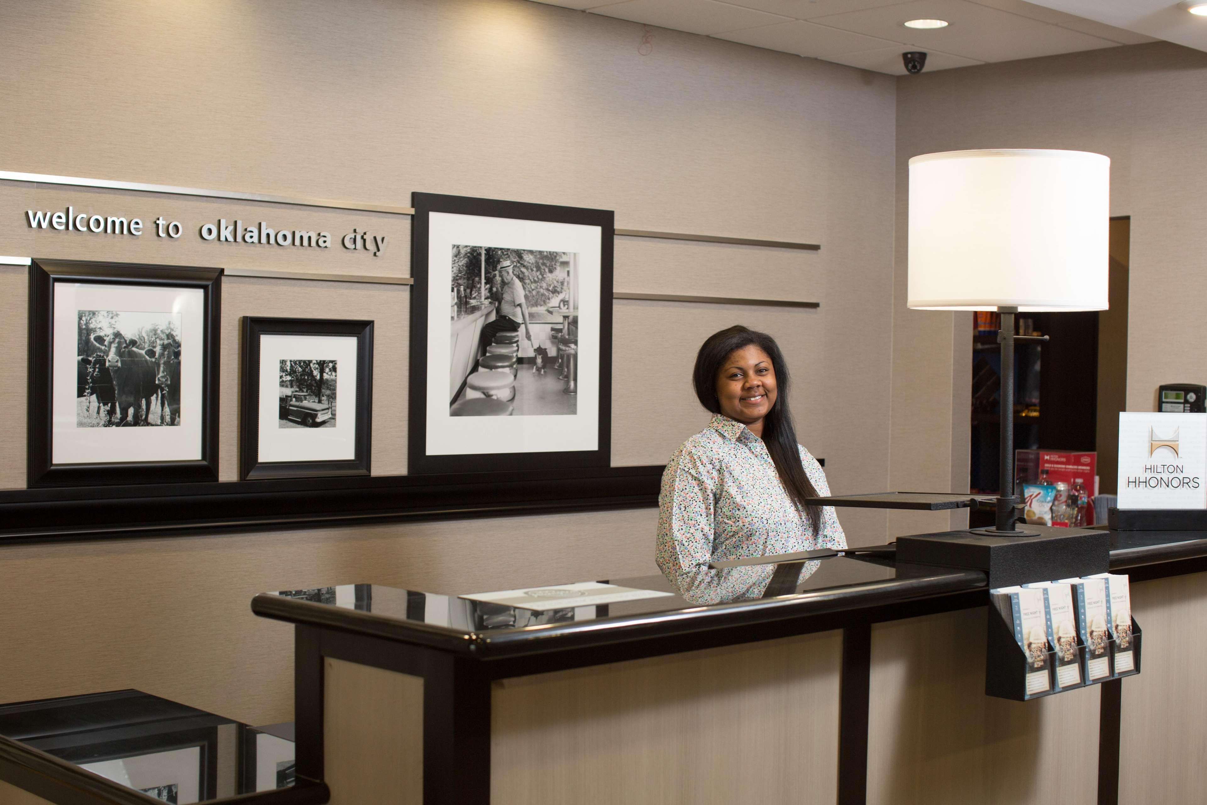Hampton Inn & Suites Oklahoma City Airport Ngoại thất bức ảnh