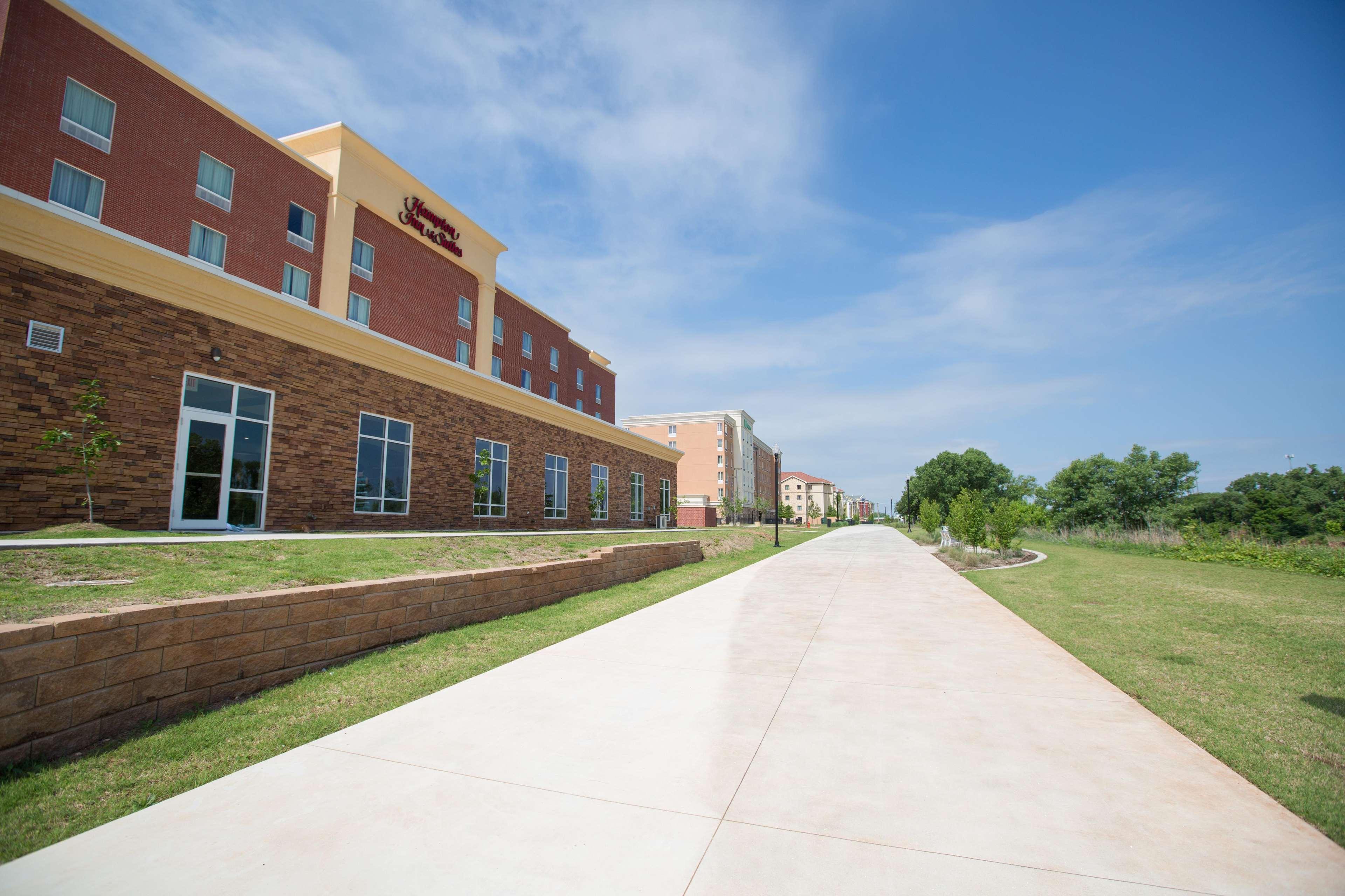 Hampton Inn & Suites Oklahoma City Airport Ngoại thất bức ảnh