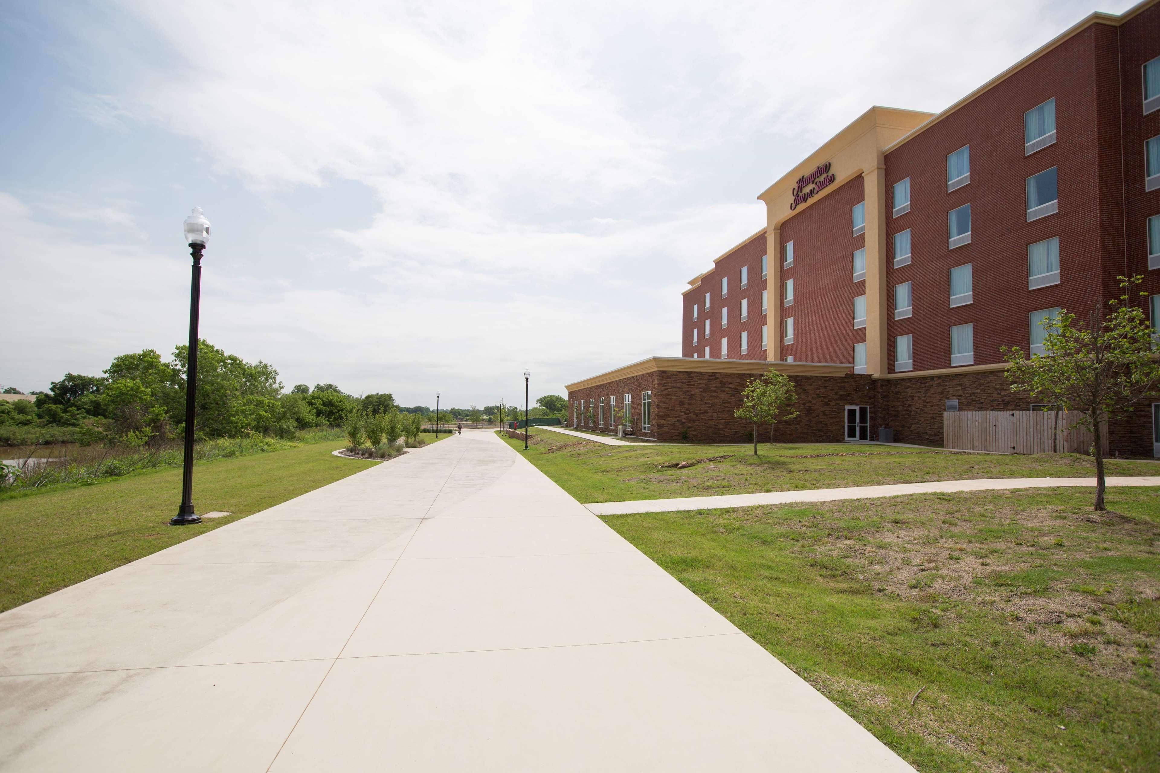 Hampton Inn & Suites Oklahoma City Airport Ngoại thất bức ảnh