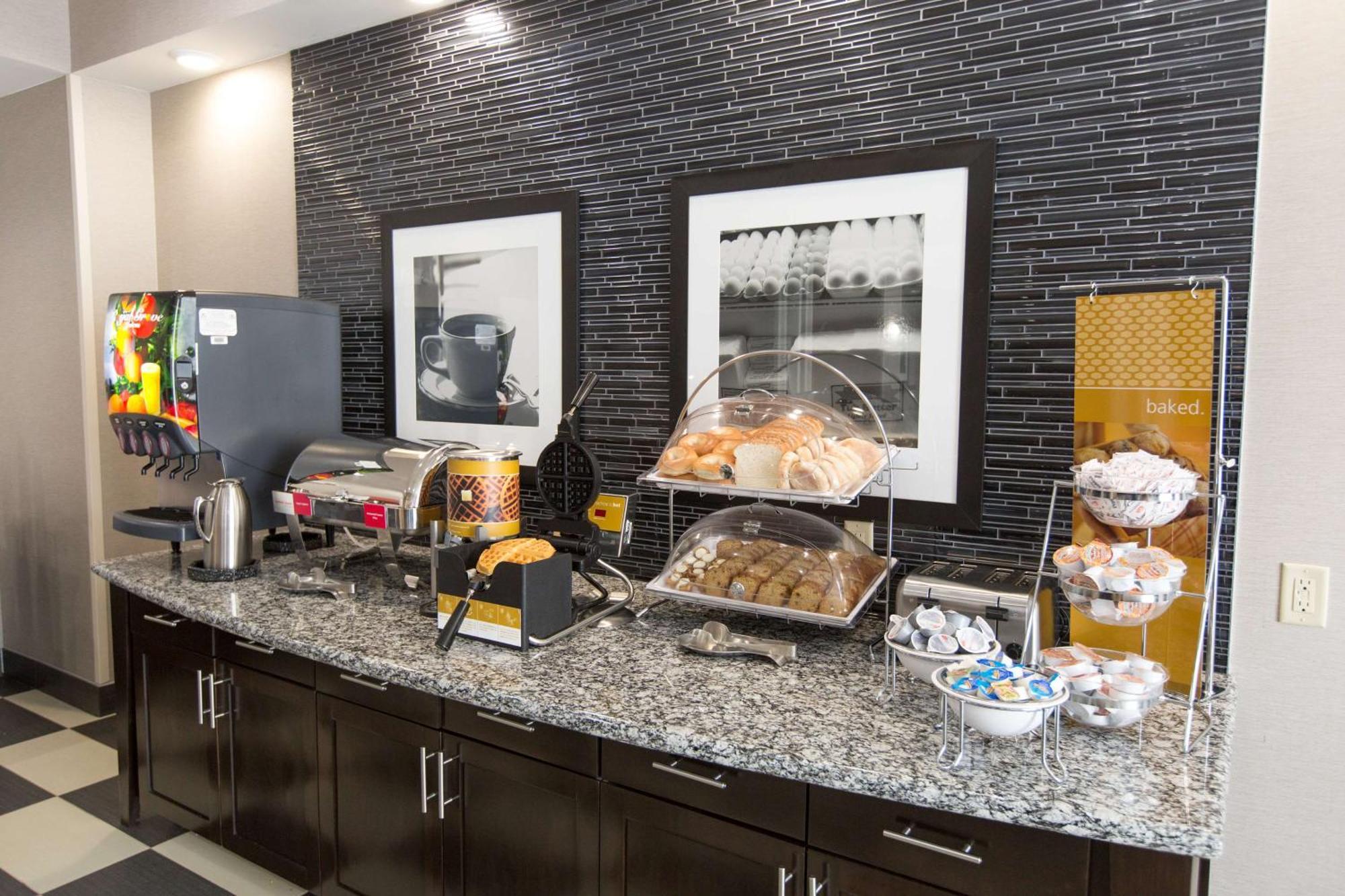 Hampton Inn & Suites Oklahoma City Airport Ngoại thất bức ảnh